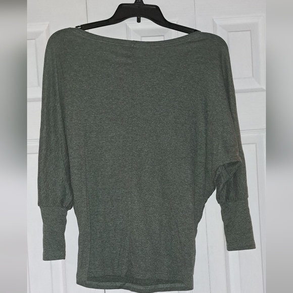 Women's off the shoulder sweater - Picture 2 of 3